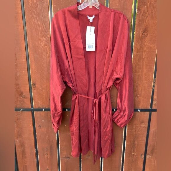 LUNYA Washable Silk Robe Limited Edition Morana Crimson Red size M NWT - Picture 2 of 6